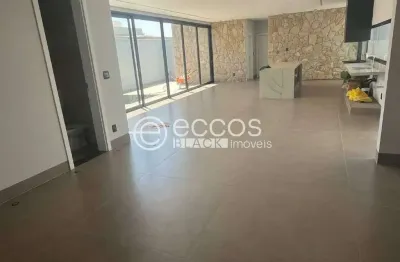 Casa em condomínio à venda, 3 quartos, 3 suítes, 2 vagas, laranjeiras - uberlândia/mg