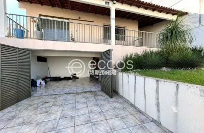 Casa à venda, 3 quartos, 1 suíte, 2 vagas, santa mônica - uberlândia/mg