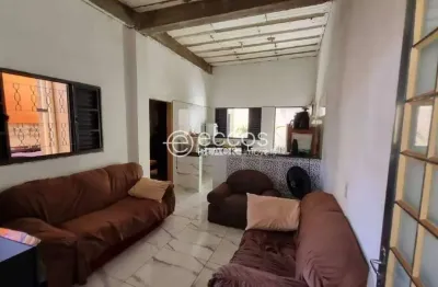 Casa à venda, 3 quartos, 1 suíte, jardim ipanema - uberlândia/mg