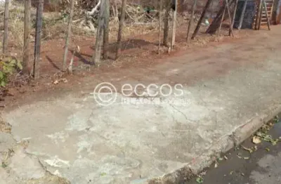 Terreno à venda na Rua Hércio Martins Gomide, 71, Jardim Patrícia, Uberlândia