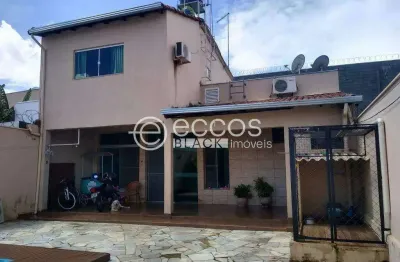 Casa à venda, 3 quartos, 1 suíte, daniel fonseca - uberlândia/mg