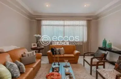 Casa à venda, 4 quartos, 3 suítes, 4 vagas, morada da colina - uberlândia/mg