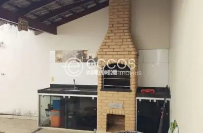 Casa à venda, 3 quartos, 1 suíte, 2 vagas, cidade jardim - uberlândia/mg