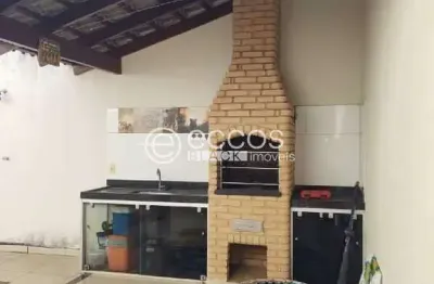 Casa à venda, 3 quartos, 1 suíte, 2 vagas, cidade jardim - uberlândia/mg