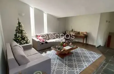 Casa à venda, 3 quartos, 1 suíte, 2 vagas, martins - uberlândia/mg