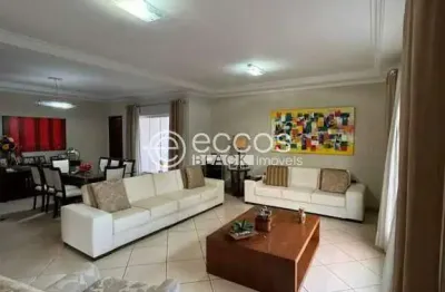 Casa à venda, 4 quartos, 4 suítes, 13 vagas, cidade jardim - uberlândia/mg