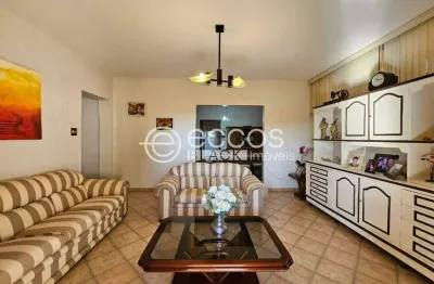 Casa à venda, 3 quartos, 1 suíte, 4 vagas, tabajaras - uberlândia/mg