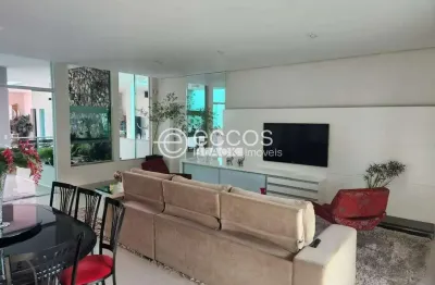 Casa à venda, 3 quartos, 3 suítes, 8 vagas, planalto - uberlândia/mg