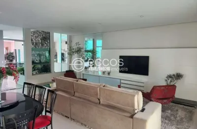 Casa à venda, 3 quartos, 3 suítes, 8 vagas, planalto - uberlândia/mg