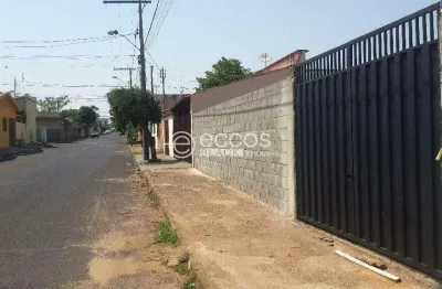 Terreno à venda na Rua Acre, Marta Helena, Uberlândia