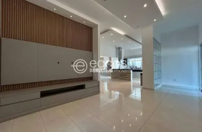 Casa em condomínio à venda, 3 quartos, 3 suítes, 1 vaga, aclimação - uberlândia/mg