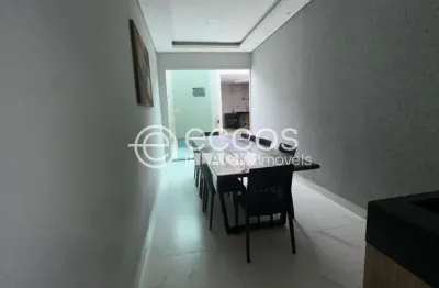 Casa para aluguel, 2 quartos, 1 suíte, 2 vagas, são joão - araguari/mg