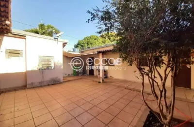 Casa para aluguel, 5 quartos, 2 suítes, 3 vagas, umuarama - uberlândia/mg