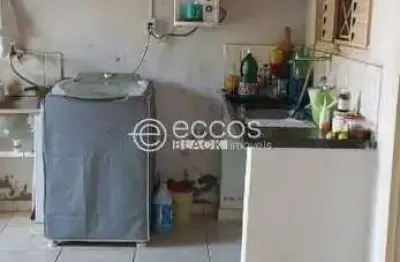Casa à venda, 3 quartos, 1 suíte, 2 vagas, presidente roosevelt - uberlândia/mg