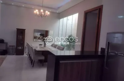 Casa à venda, 4 quartos, 1 suíte, 2 vagas, aclimação - uberlândia/mg