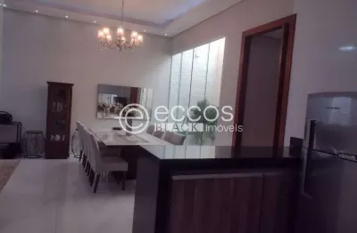 Casa à venda, 4 quartos, 1 suíte, 2 vagas, aclimação - uberlândia/mg