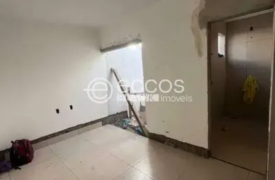 Casa à venda, 2 quartos, 1 suíte, 2 vagas, shopping park - uberlândia/mg