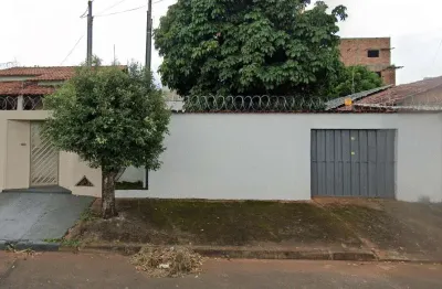 Terreno à venda na Rua Barão de Ouro Preto, 65, Pampulha, Uberlândia