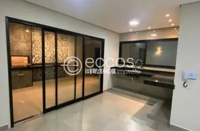 Casa à venda, 3 quartos, 3 suítes, 2 vagas, custódio pereira - uberlândia/mg