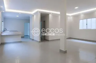Casa à venda, 3 quartos, 3 suítes, 3 vagas, santa mônica - uberlândia/mg