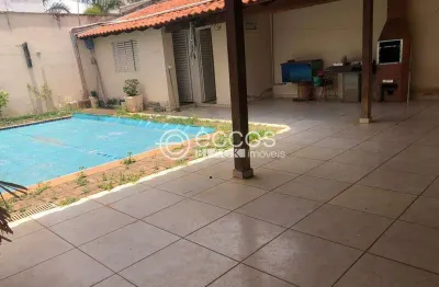 Casa à venda, 3 quartos, 2 suítes, 2 vagas, presidente roosevelt - uberlândia/mg