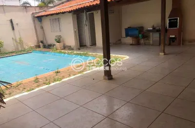 Casa à venda, 3 quartos, 2 suítes, 2 vagas, presidente roosevelt - uberlândia/mg