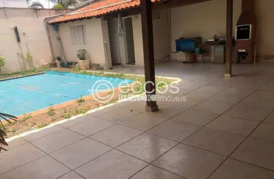 Casa à venda, 3 quartos, 2 suítes, 2 vagas, presidente roosevelt - uberlândia/mg