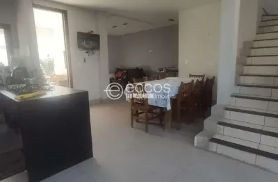 Casa à venda, 3 quartos, 1 suíte, 2 vagas, jardim ipanema - uberlândia/mg