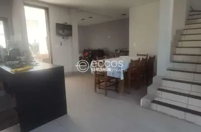 Casa à venda, 3 quartos, 1 suíte, 2 vagas, jardim ipanema - uberlândia/mg