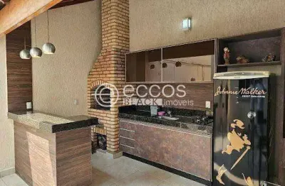 Casa à venda, 3 quartos, 2 suítes, 3 vagas, alto umuarama - uberlândia/mg