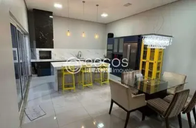 Casa em condomínio à venda, 3 quartos, 2 suítes, 2 vagas, vila arquelau - uberaba/mg