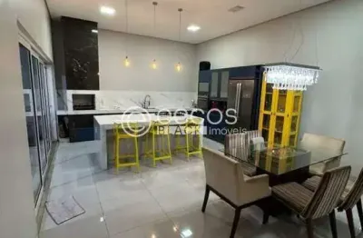 Casa em condomínio à venda, 3 quartos, 2 suítes, 2 vagas, vila arquelau - uberaba/mg