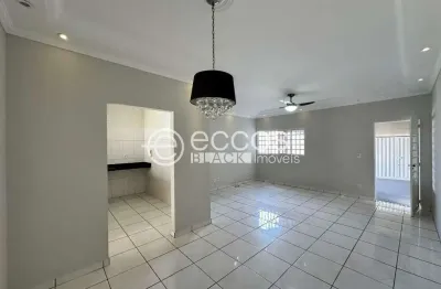 Casa à venda, 2 quartos, 1 suíte, 2 vagas, residencial morada du park - uberaba/mg
