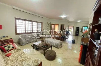 Casa à venda, 3 quartos, 3 suítes, 4 vagas, parque do mirante - uberaba/mg