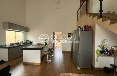 Casa à venda, 3 quartos, 1 suíte, 2 vagas, jardim ipanema - uberlândia/mg