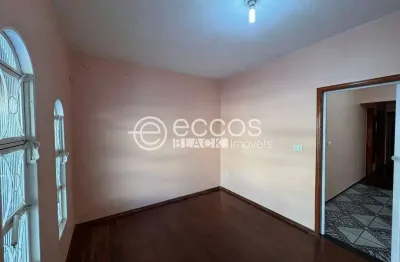 Casa para aluguel, 3 quartos, 1 suíte, 3 vagas, santa mônica - uberlândia/mg