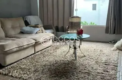 Casa à venda, 3 quartos, 1 suíte, 2 vagas, residencial gramado - uberlândia/mg