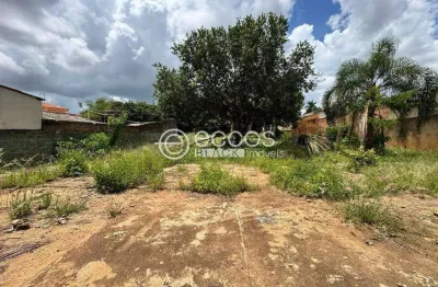 Terreno à venda na Avenida Alexandre Barbosa, 448, Mercês, Uberaba