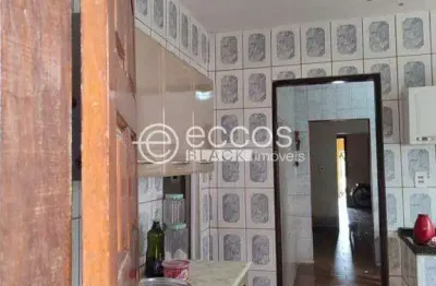 Casa à venda, 4 quartos, 3 vagas, jóquei clube - araguari/mg