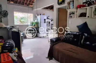 Casa à venda, 3 quartos, 1 suíte, 4 vagas, luizote de freitas - uberlândia/mg