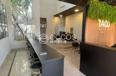 Sala comercial para alugar na Avenida Francisco Galassi, 2319, Patrimônio, Uberlândia