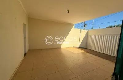 Casa à venda, 3 quartos, 2 suítes, 2 vagas, granada - uberlândia/mg