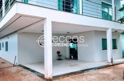 Casa à venda, 8 quartos, 3 suítes, 5 vagas, jardim karaíba - uberlândia/mg