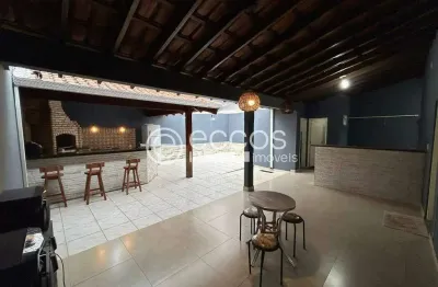 Casa à venda, 3 quartos, 2 suítes, 5 vagas, vigilato pereira - uberlândia/mg
