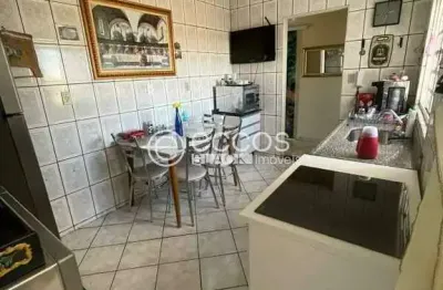 Casa para aluguel, 3 quartos, 1 suíte, 2 vagas, nossa senhora das graças - uberlândia/mg