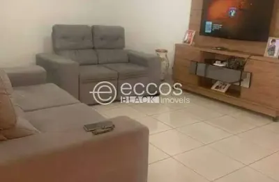 Casa à venda, 3 quartos, 1 suíte, 4 vagas, jardim elza amuí iv - uberaba/mg