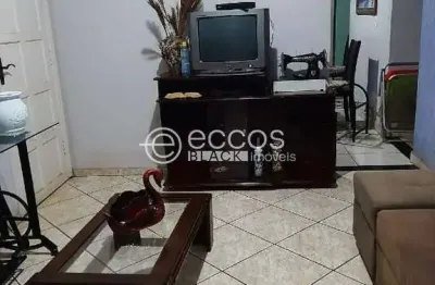 Casa com 3 quartos à venda na Rua Chile, 217, Fabrício, Uberaba