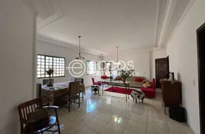 Casa à venda, 4 quartos, 4 suítes, 4 vagas, jardim karaíba - uberlândia/mg