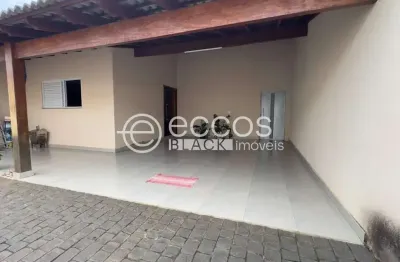 Casa à venda, 3 quartos, 1 suíte, 4 vagas, santa mônica - uberlândia/mg