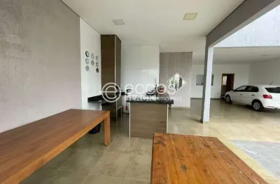 Casa à venda, 3 quartos, 1 suíte, 5 vagas, custódio pereira - uberlândia/mg